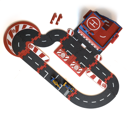 DIY Garaż pit-stopowy i tor wyścigowy | Croc Toys®