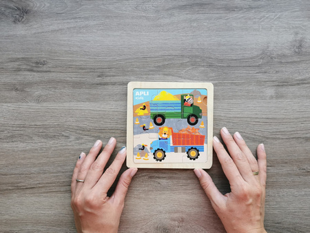 Drewniane puzzle Apli Kids - Ciężarówka 3+